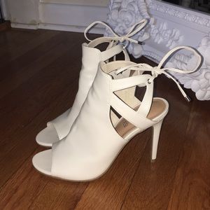 Beautiful white heels!